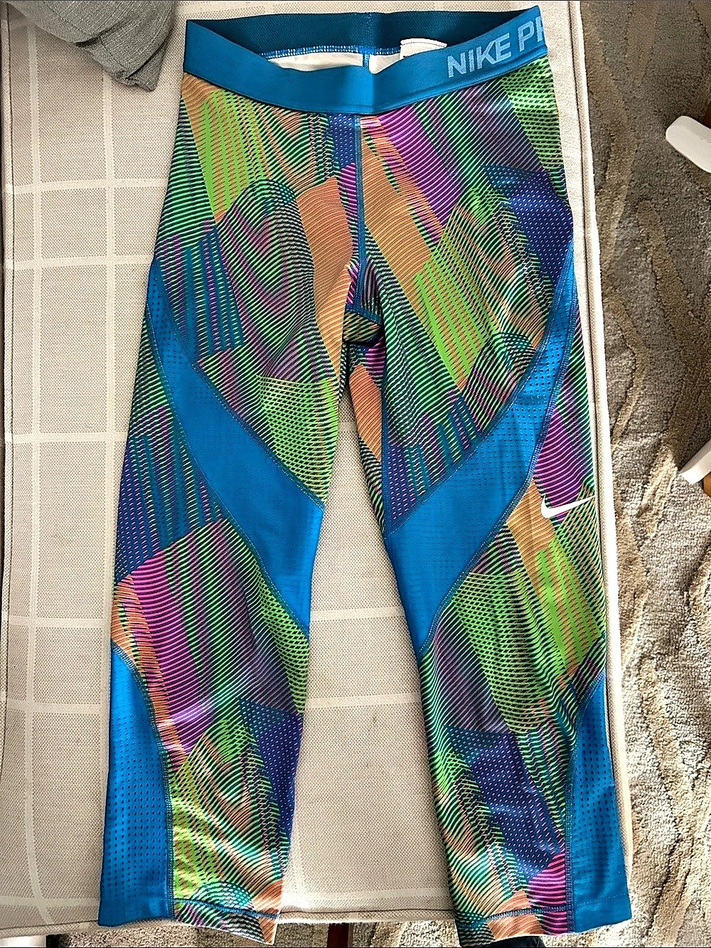Nike Pro Printed Capri Leggings Blue & Green Medium